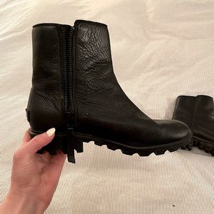 Sorel waterproof  city boots
